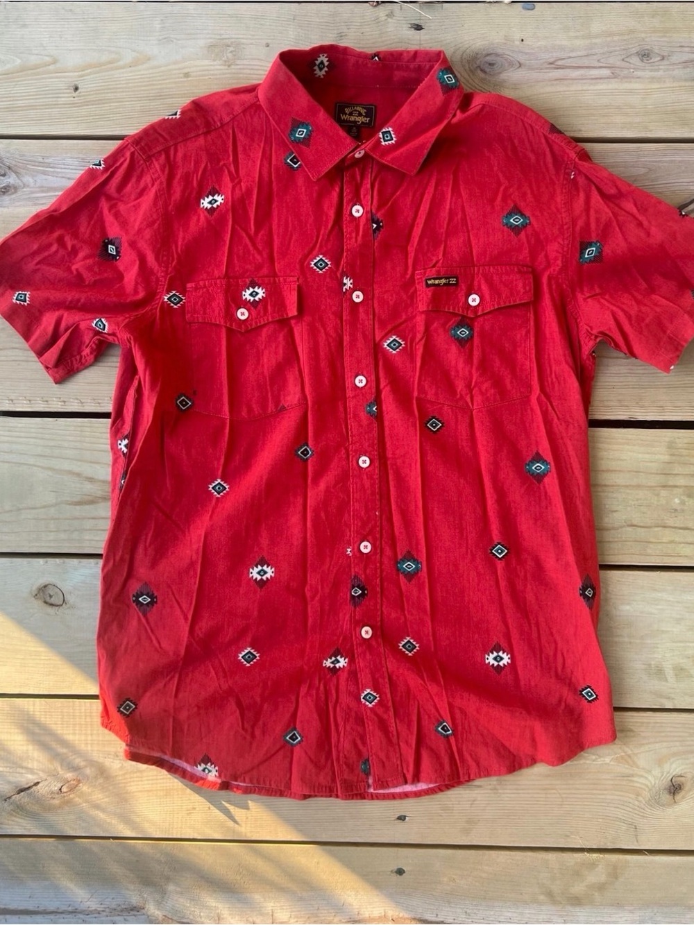 Wrangler x Billabong Red Aztec Button Up Short Sleeve Collared Shirt Size Medium